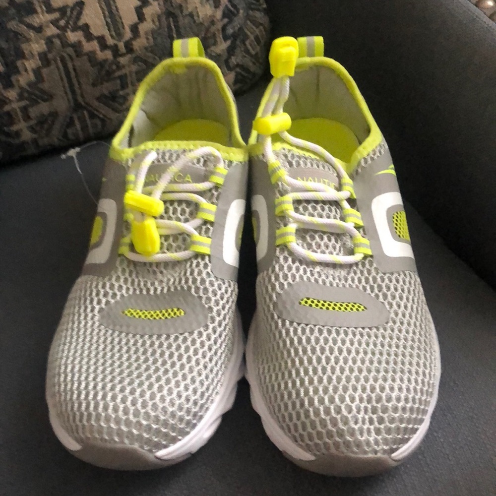 Nautica women’s slip on sneakers